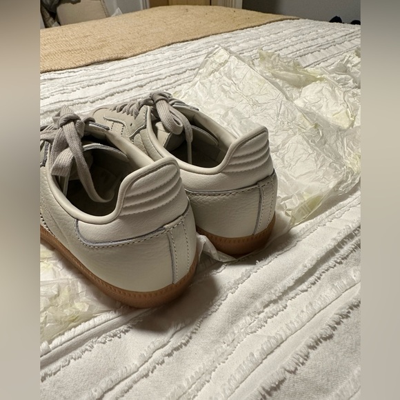 *SOLD* Adidas Samba OG beige white - NWT worn to try on only - Picture 4 of 7